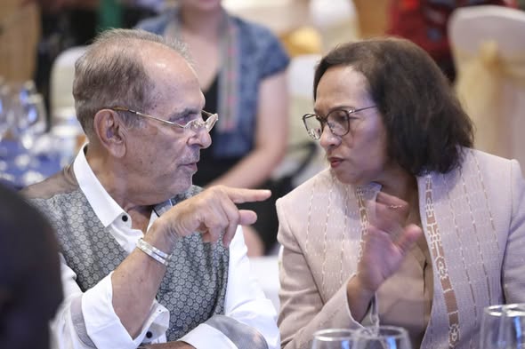 MINISTRA DA EDUCAÇÃO E PRESIDENTE DA REPÚBLICA CELEBRAM, COM OS ESTADOS-MEMBROS DA CPLP, O DIA MUNDIAL DA LÍNGUA PORTUGUESA